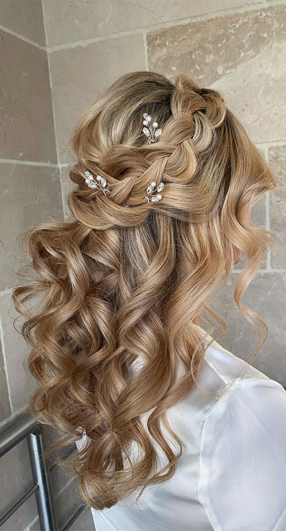 40 Half Up Half Down Hairstyles The Perfect Balance of Sophistication :