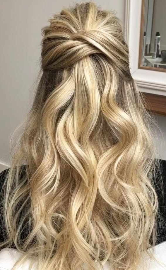 Prom Hairstyles for a Night to Remember : Timeless Blonde Half Up with Soft Waves