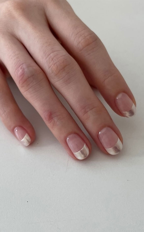 30 Minimalist Nails That’re Proved Less is More : Natural Nails with Silver Tips