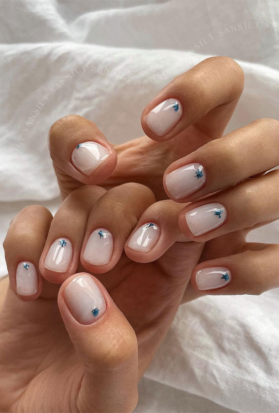30 Minimalist Nails That’re Proved Less is More : Blue Floral Nude Nails