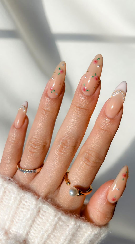35 Trendsetting Nail Designs for the Season : Rose Bouquet + Pearl French Tip