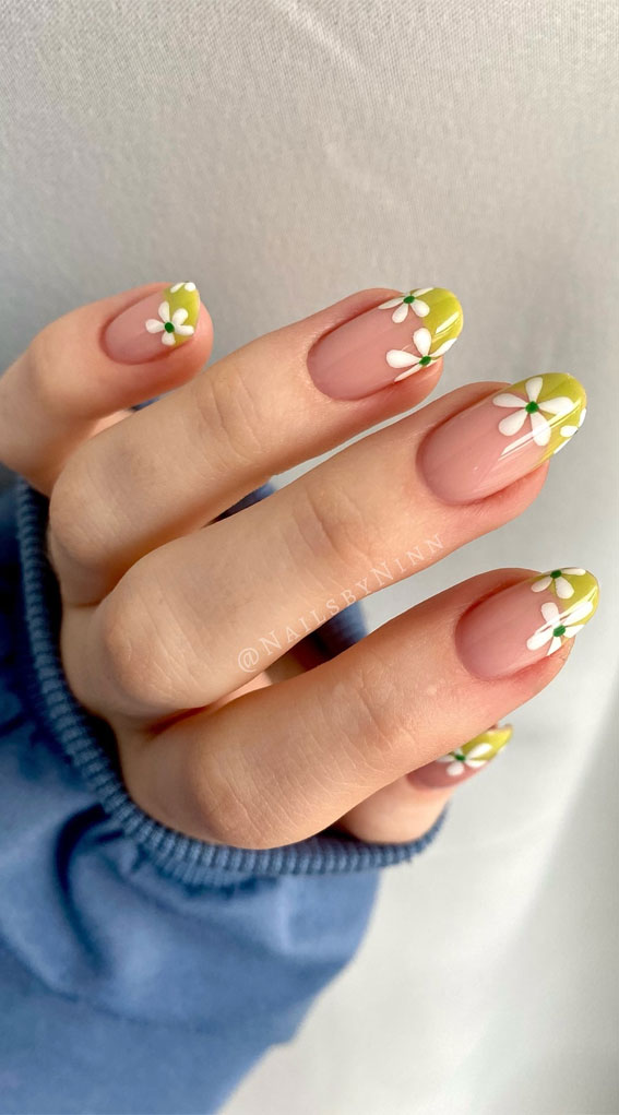 35 Trendsetting Nail Designs for the Season : Chartreuse Daisy French Tips