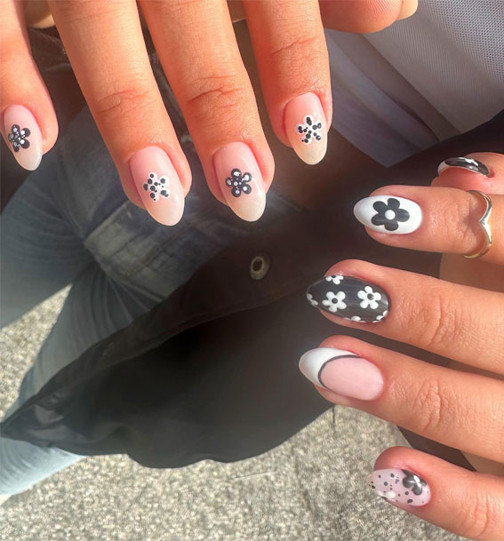 35 Trendsetting Nail Designs for the Season : Black and White Daisy Nails