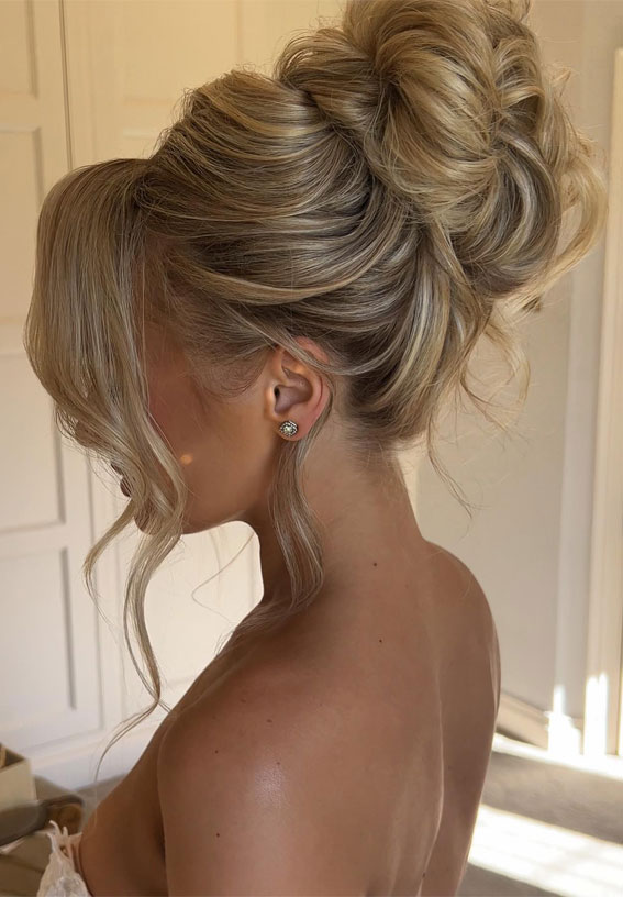 messy french twist updo, messy high bun, messy upstyle, messy textured upstyle, wedding updos, wedding hairstyle, messy updo hairstyle for elegant look, messy updos, hairstyle ideas , updo, wedding updo hairstyle , 90s updos, textured updo, upstyle