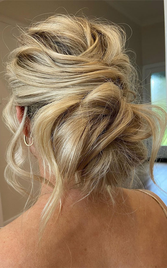 30 Stunning Bridesmaids Hairstyles for 2024 : Romantic Undone Upstyle