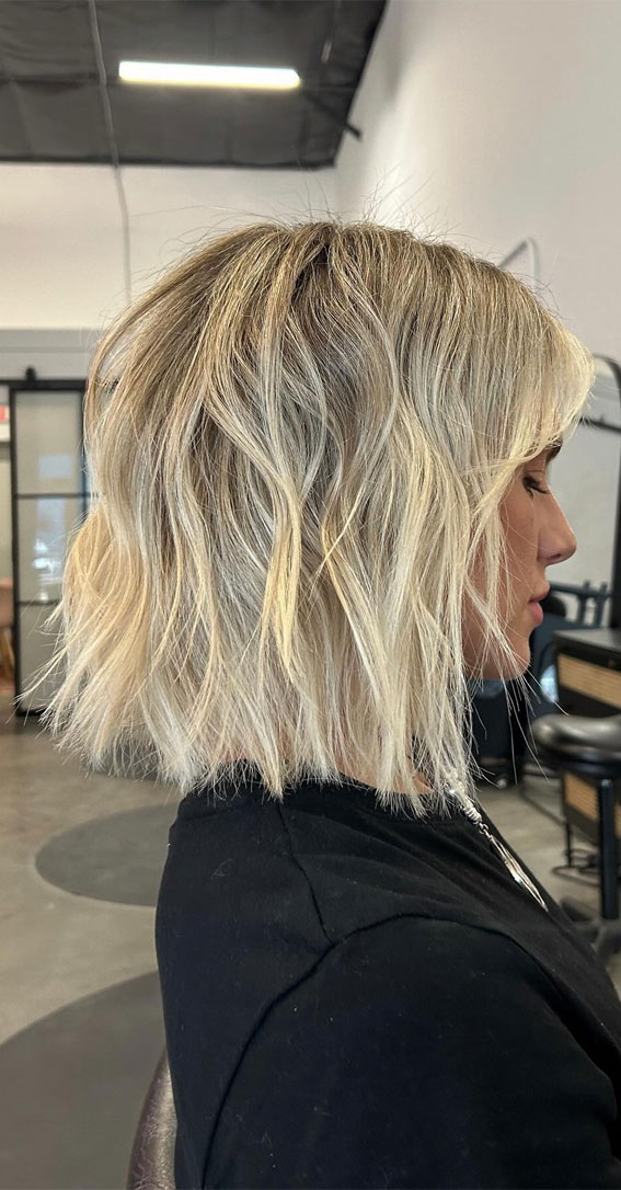 50 Examples of Blonde and Brown Hair to Help You Decide : Sugar Cookie Textured Lob