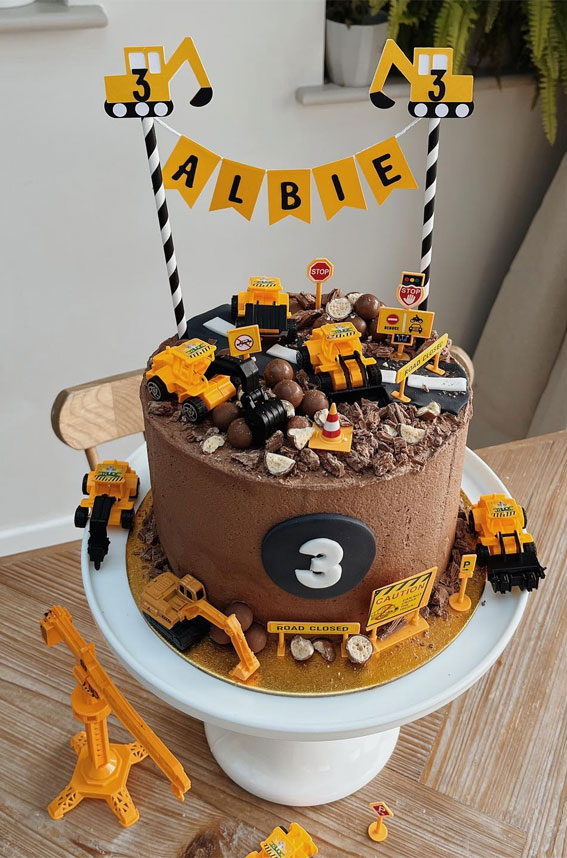 20 Digger-Themed Birthday Cake Ideas : Excavator Cake