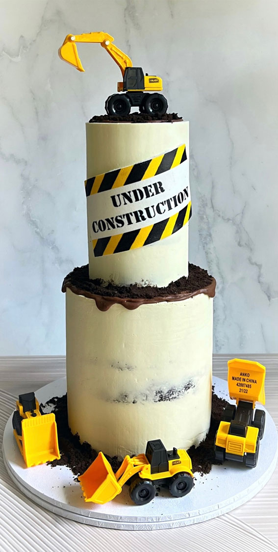 20 Digger-Themed Birthday Cake Ideas : Under Construction Cake