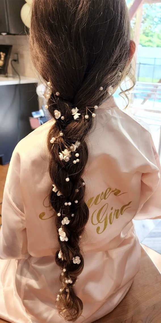28 Enchanting Flower Girl Hairstyles : Simple Braid with Baby’s Breath