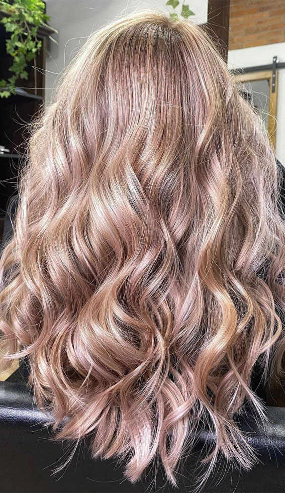 50 Examples of Blonde and Brown Hair to Help You Decide : Sunset Blonde Waves
