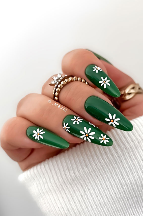35 Creative Nail Art Inspirations to Transform Your Tips : Dark Green Nails with Daisies