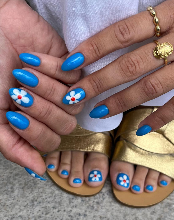 35 Creative Nail Art Inspirations to Transform Your Tips : Blue Sky Blooms