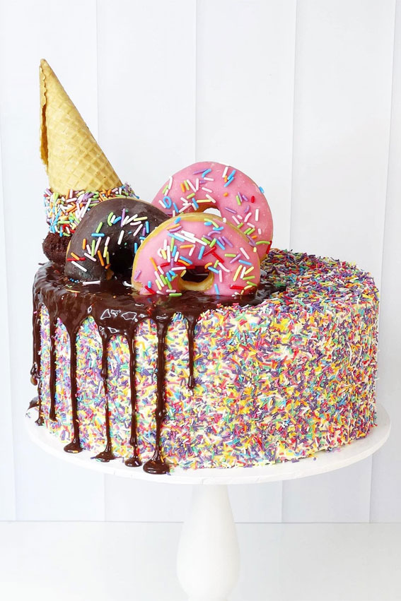 30 Dazzling Confetti Cake Ideas for Every Celebration : Sprinkle Delight Cake Extravaganza