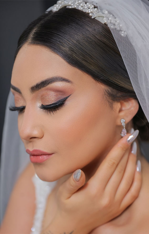 32 Bridal Makeup Ideas for a Radiant Look : Glam Bridal with Soft Orange Lips