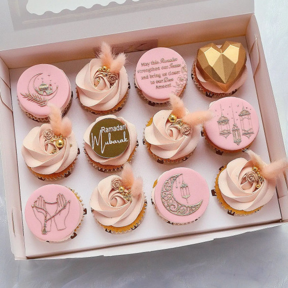 40 Cute Cupcake Ideas For Every Party : Ramadan Pink & Gold Cupcakes