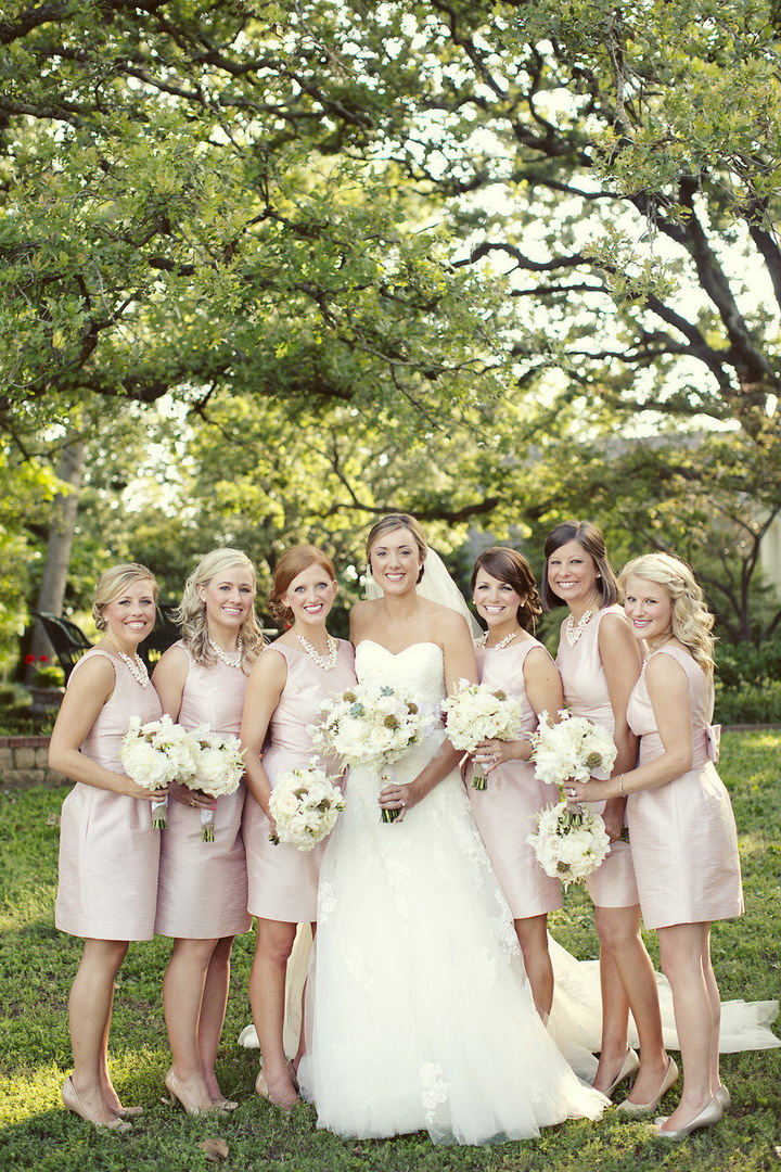 Short bridesmaid dresss in pink | itakeyou.co.uk #wedding #rusticwedding #romantic