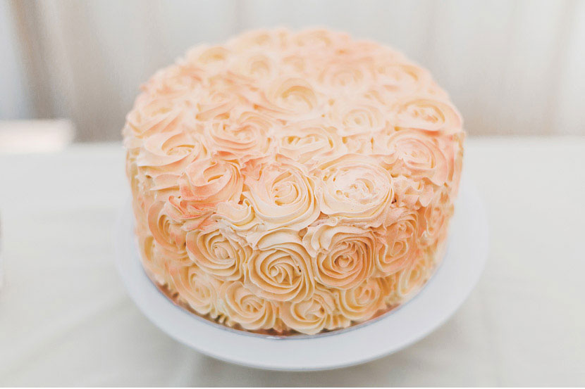 peach wedding cake,shabby chic wedding cake