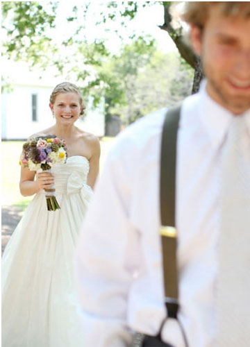 Read more rustic romantic wedding ideas,bride and groom wedding photos ideas