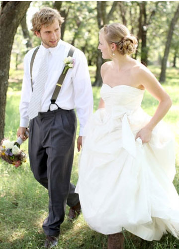 Read more rustic romantic wedding ideas,bride and groom wedding photos ideas
