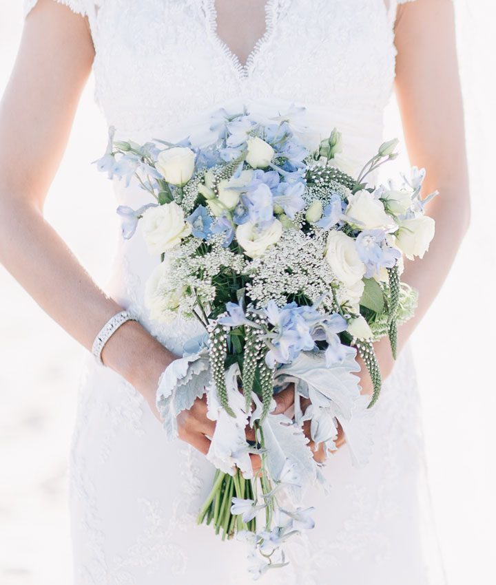 Seaside glamour Beach Wedding From Joseph Lin Photography see more https://www.itakeyou.co.uk/wedding/beach-wedding-from-joseph-lin-photography/ beach wedding in New York,blue white bouquet,wedding bouquet,beach bouquet
