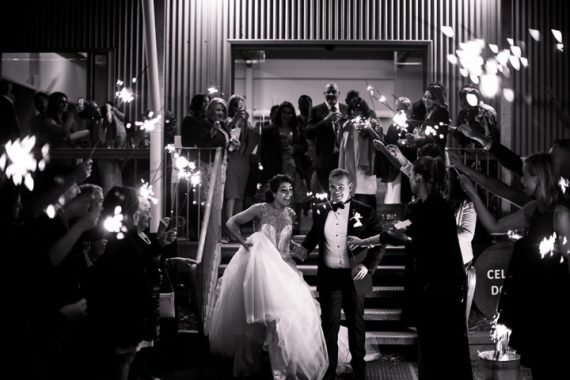 Sending off bride and groom | itakeyou.co.uk #weddingphoto #musttakephoto #weddingphotoideas