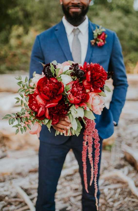 Red wedding bouquet #bouquet #winterbouquet #autumn carmine