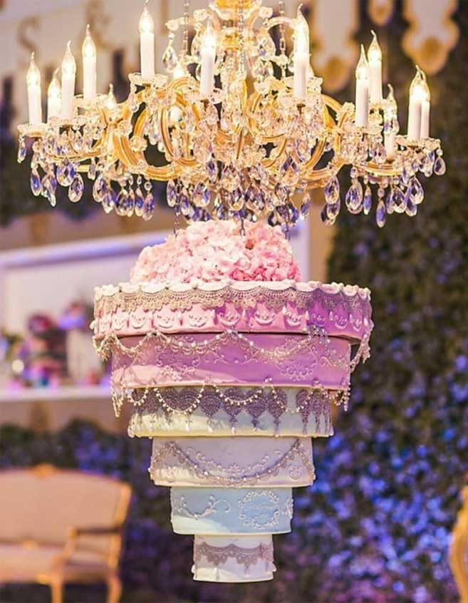 Chandelier upside down wedding cake #weddingcake #wedding #cake 
