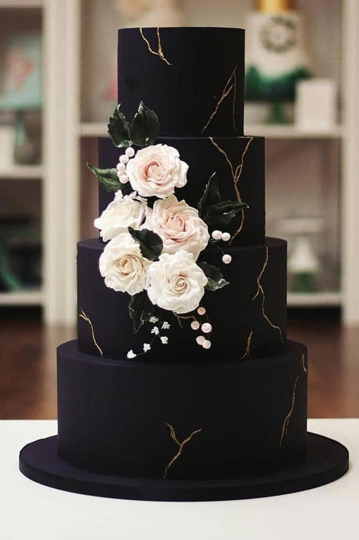 35 Breathtaking black wedding cakes for eternal couple I