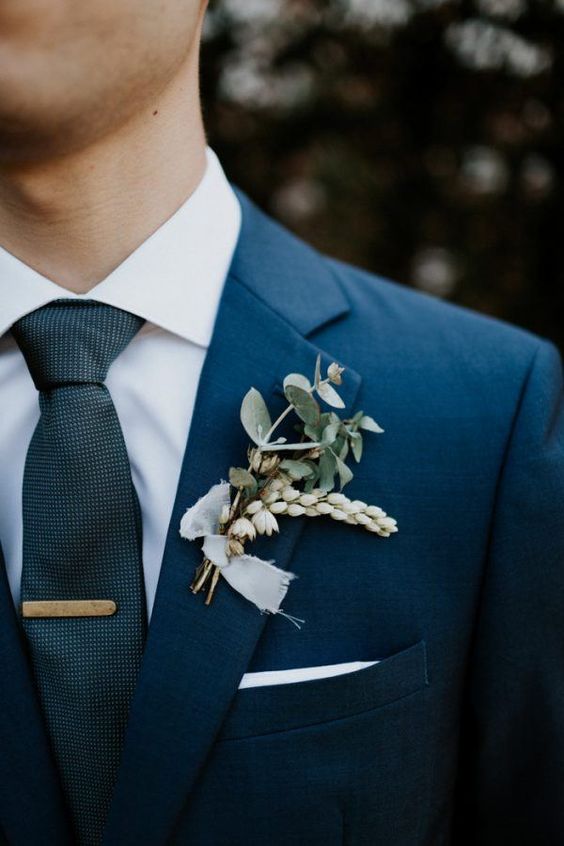 Navy blue and green groom ideas #wedding #groom #navyblue