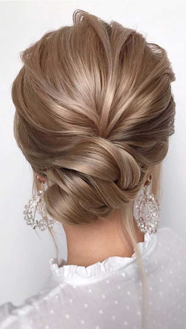 chic updo, messy updo , wedding hairstyles , wedding updo #hairstyles #hair #updo #weddinghairstyles
