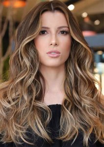 brunette, blond balayage highlights, hair color ideas, hair color for over 50s ideas, best hair color 2020, best hair color to look younger, hair color 2019 female, brown hair color, hair color with highlights, brown hair with highlights , balayage hair ideas, balayage root shadow, babylights