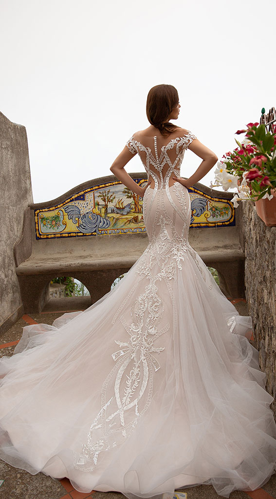 short sleeve mermaid wedding dress #wedding mermaid wedding dresses #weddingdresses  short sleeve wedding dress #weddingdress