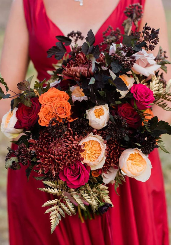 fall wedding bouquet, autumn wedding bouquet, red bouquet, vibrant bouquet