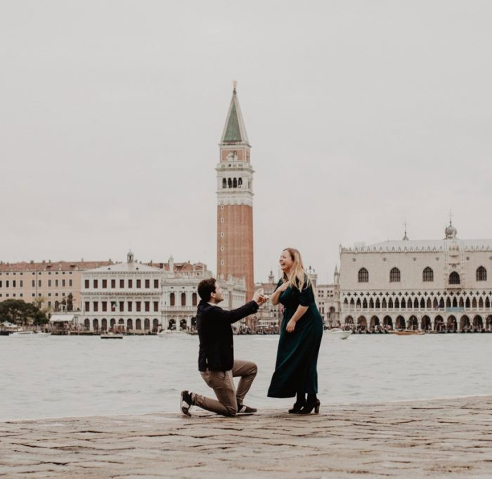 Romantic wedding proposal in Venice