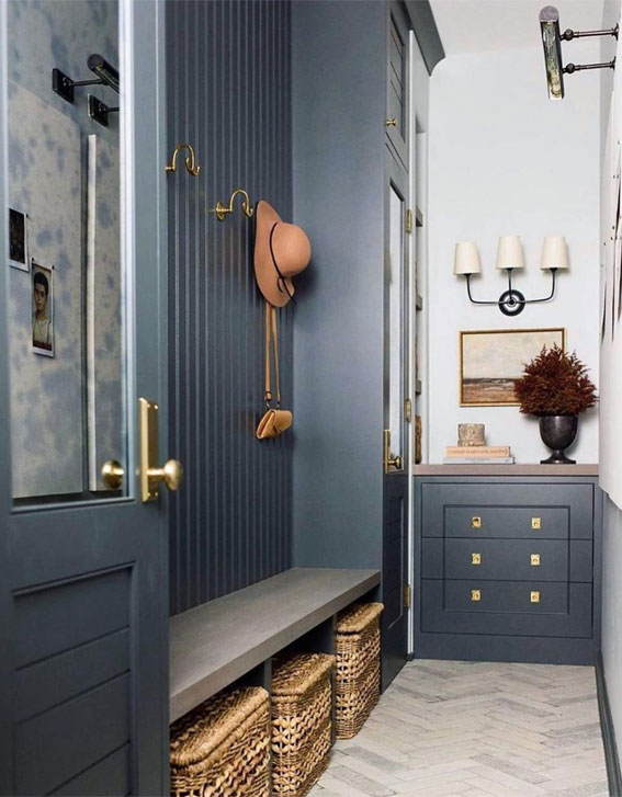 10 Beautiful Mudroom Ideas + Simple tips to organize your mudroom