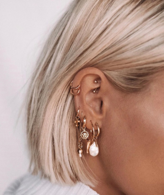 gold hoop earrings, ear stacking set, earring stack sets gold, ear piercings Ideas, ear piercings, earring piercings ideas, perfect ear piercing placement, curated ear piercing trend, curated ear jewelry