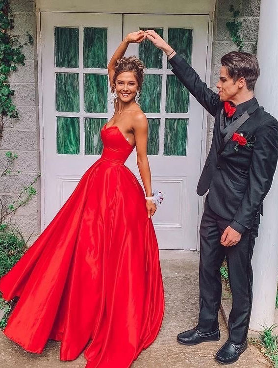 12 Red Prom Dresses For The Wow Look : Strapless Simple Red Prom