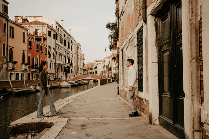 proposal in venice photoshoot, proposal photo ideas, venice proposal ideas, wedding proposal, surprise engagement in venice , proposal in venice