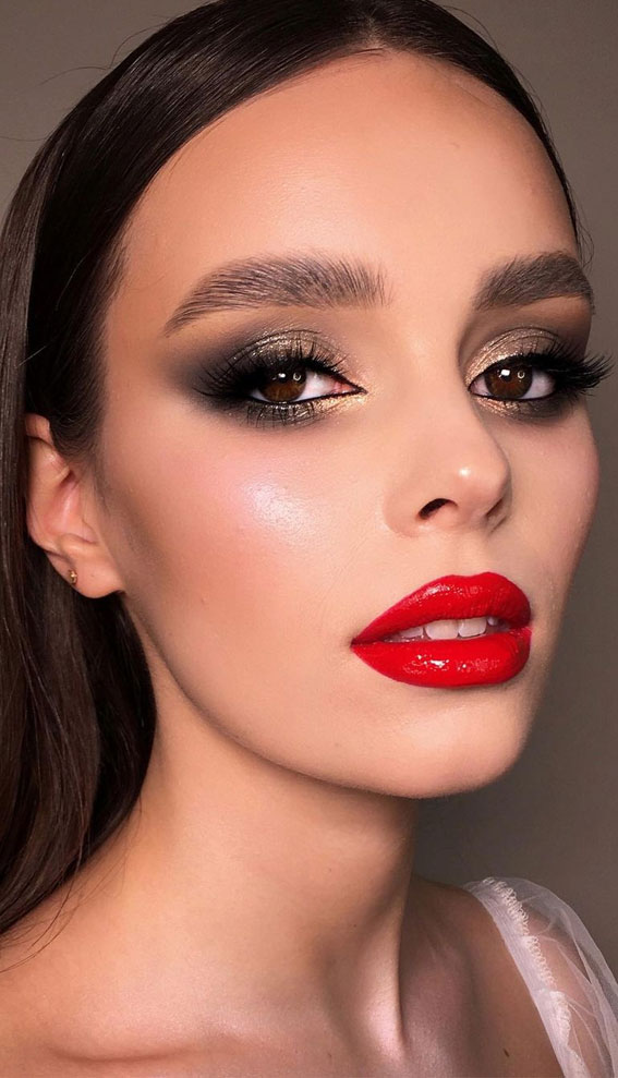 10 The Perfect Makeup With Red Lipstick Ideas Red Lip Aesthetic 