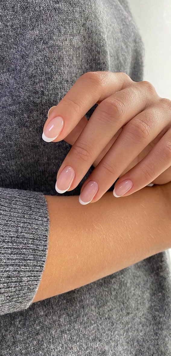 classic french tip nails, wedding nails french tip, wedding nails 2021, wedding nails for bride 2021, wedding nails 2021 for bride, wedding nail designs 2021, wedding nail trends 2021, bride nails 2021, wedding nails bridesmaids, acrylic wedding nails, classy wedding nails, wedding nails design