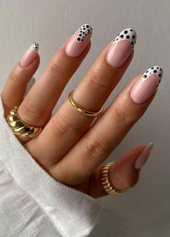 french tip nails, summer french nails, summer french tip nails, french tip nails 2021, french tip nails coffin, french tip nails designs, french tip nailsalmond shape, french tip nails with a twist, summer french nails 2021, french manicure with color line