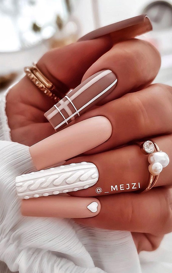 25 Simple Nail Designs of 2023