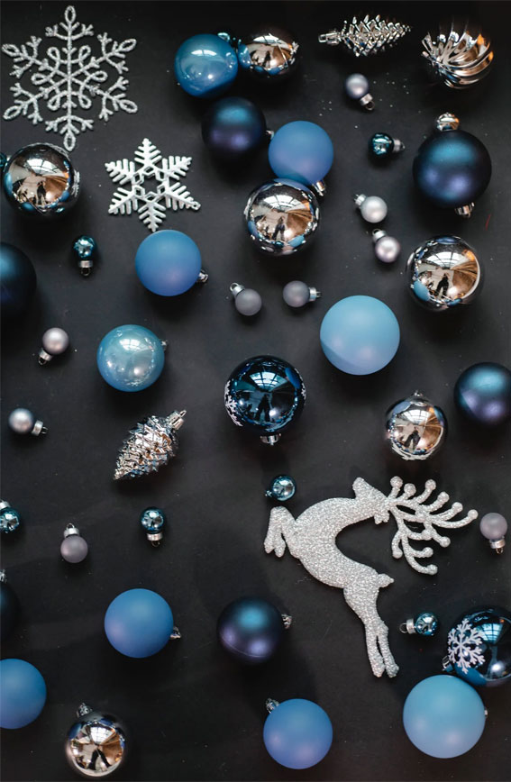 Festive Aesthetic Wallpapers For Phone : Blue Silver Christmas Ornaments