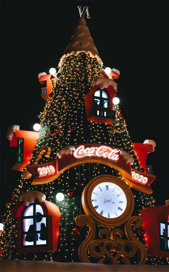 Festive Aesthetic Wallpapers For Phone : Coco-Cola Christmas Tree