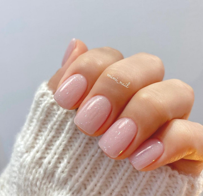 simple nude nails 2022, spring nude nails 2022, simple nude short nails