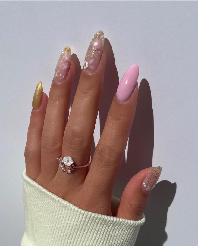 30 Cute Easter Nail Designs 2022 : Gold and Pink Floral Nails