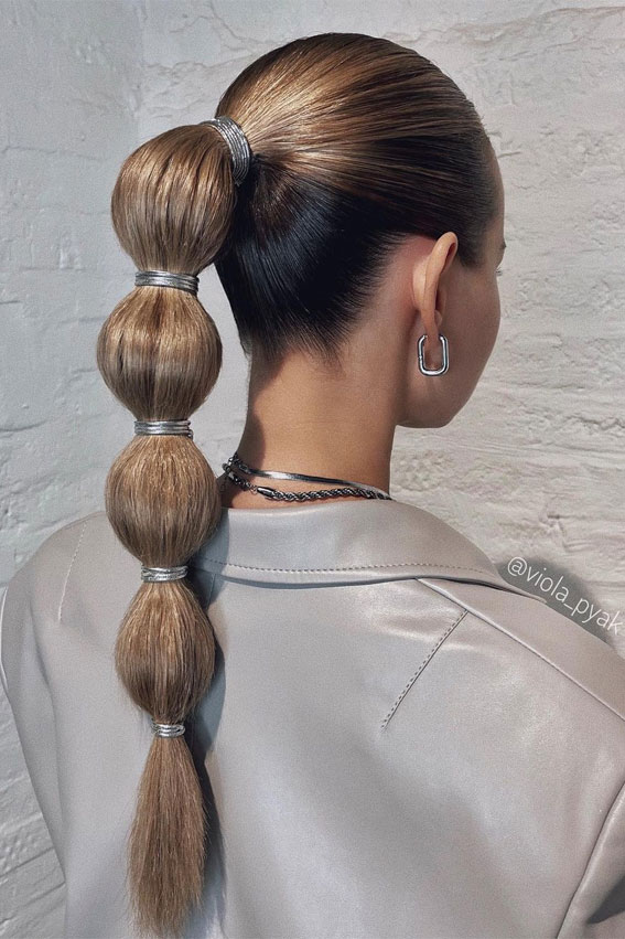30 Cute Bubble Braid Hairstyles :  Sleek ponytail with bubbles effect