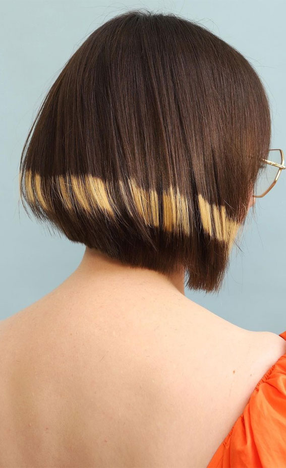 30 Best Hair Colour Ideas for Bob Cut : Blonde Negative Space Bob Haircut