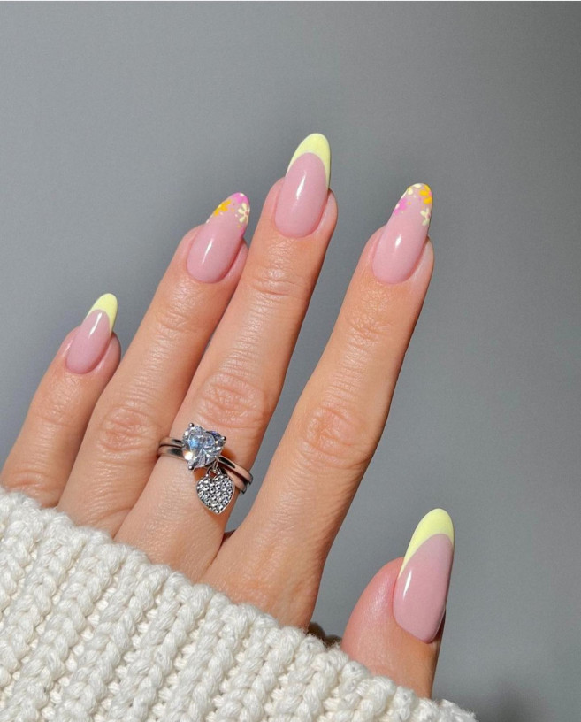 pastel yellow tip nails, daisy tip nails, easter nails, easter nail designs 2022