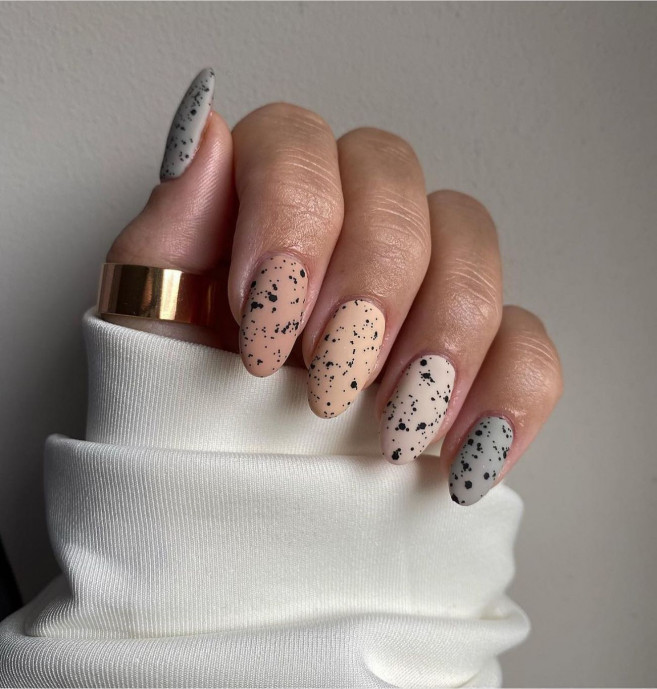 30 Cute Easter Nail Designs 2022 : Neutral Speckled Egg Nails